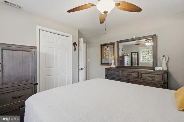 $3,400 | 7137 Murray Lane, Annandale, VA 22003