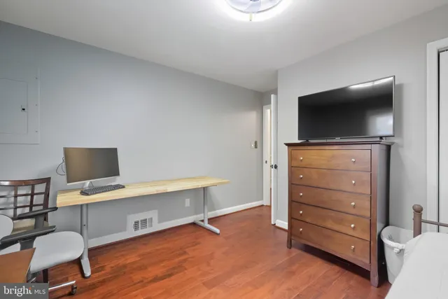 $3,400 | 7137 Murray Lane, Annandale, VA 22003