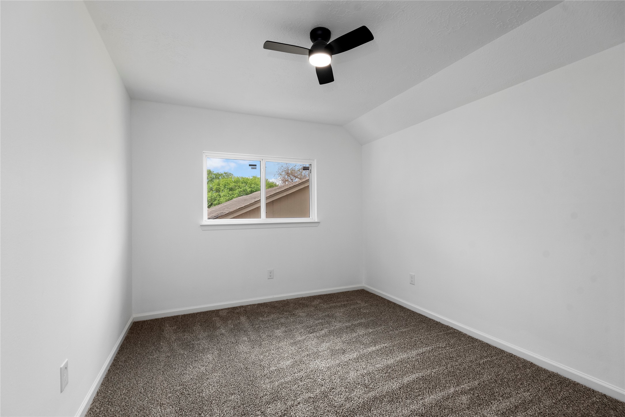 3230 Hombly Road Houston, TX 77066 - Photo 27 of 36