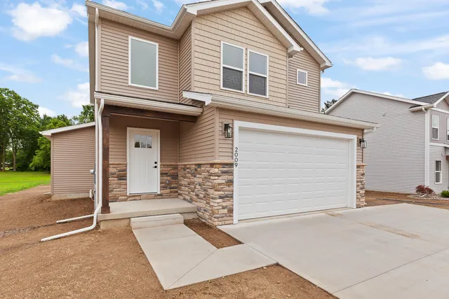 $319,000 | 2577 East Valley Road, Adrian, MI 49221