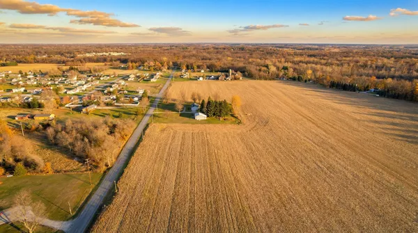 $318,100 | 2577 East Valley Road, Adrian, MI 49221