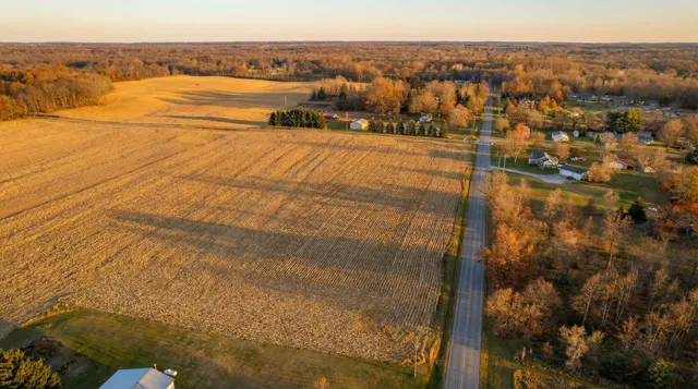 $319,000 | 2577 East Valley Road, Adrian, MI 49221