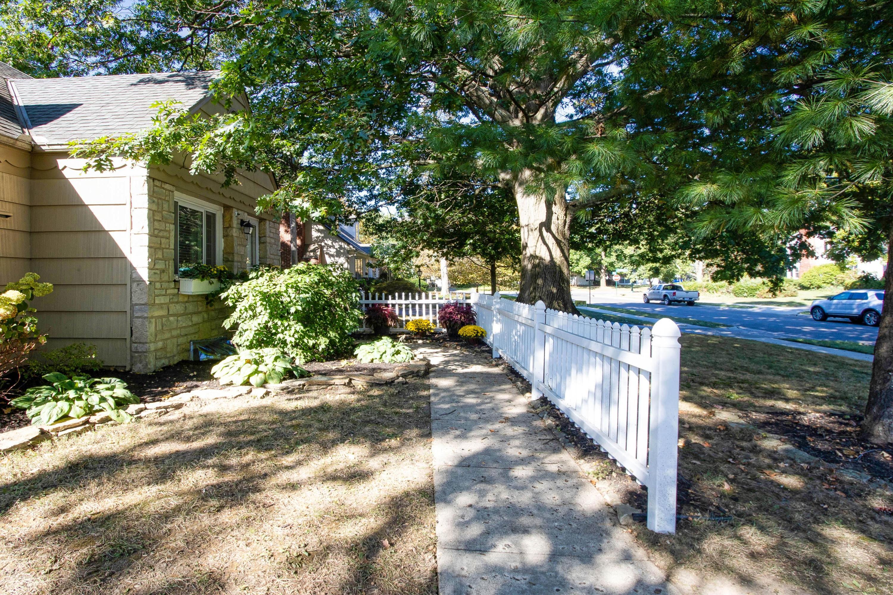 2079 Milden Road Columbus, OH 43221 - Photo 3 of 43