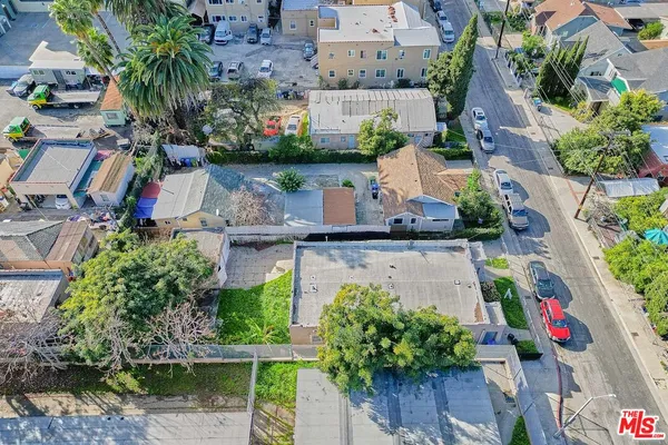 $1,295,000 | 3030 West 12th Place, Los Angeles, CA 90006