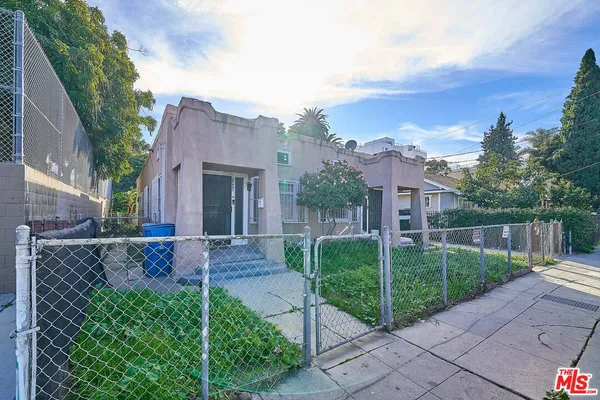$1,295,000 | 3030 West 12th Place, Los Angeles, CA 90006