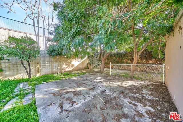 $1,499,000 | 3030 West 12th Place, Los Angeles, CA 90006