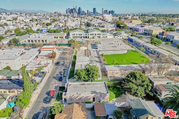 $1,295,000 | 3030 West 12th Place, Los Angeles, CA 90006