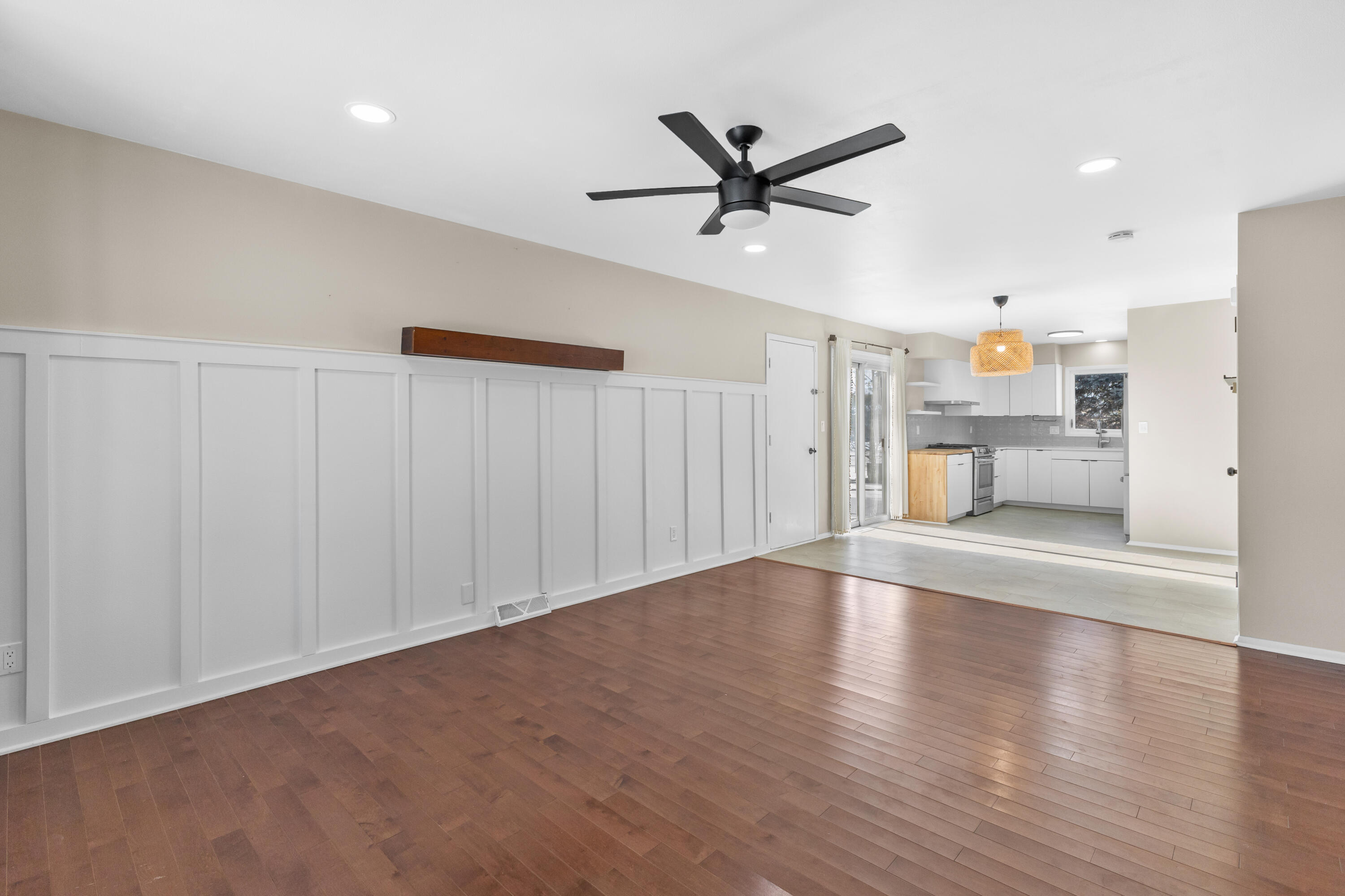 6609 Radburn Lane Greendale, WI 53129 - Photo 5 of 35 Living Room