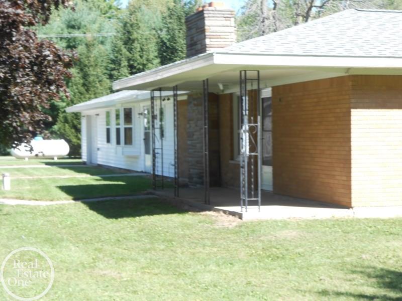 7425 Babcock Road Lexington, MI 48450 - Photo 10 of 38 31303855-9.JPG
