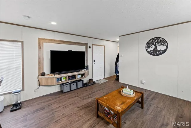 $140,000 | 21315 North Emerald Road, Carlyle, IL 62231