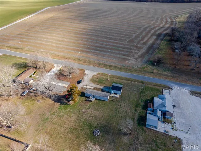 $140,000 | 21315 North Emerald Road, Carlyle, IL 62231