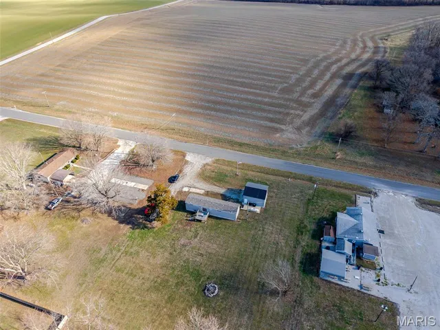 $140,000 | 21315 North Emerald Road, Carlyle, IL 62231