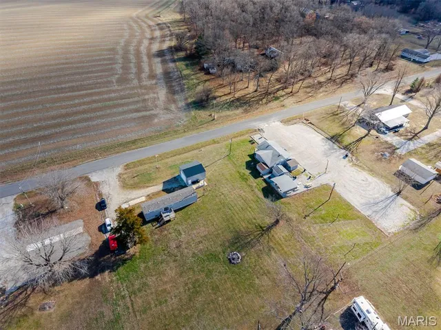 $140,000 | 21315 North Emerald Road, Carlyle, IL 62231