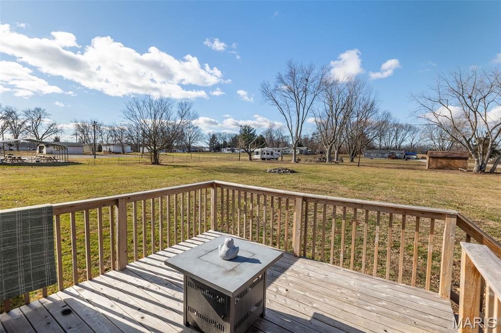 21315 North Emerald Road Carlyle, IL 62231 - Photo 7 of 39