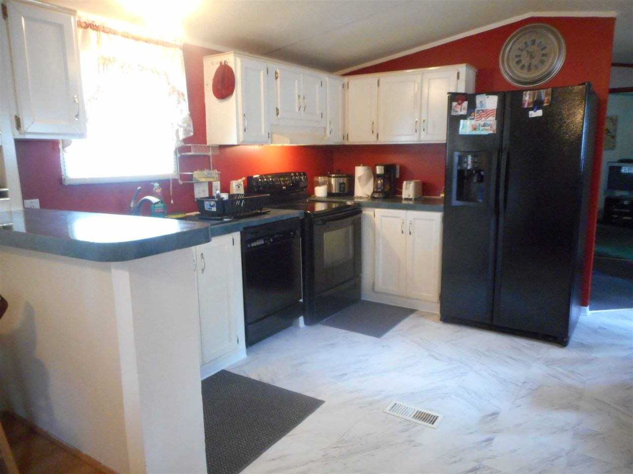 139 Rockingham Road, Unit 8 Derry, NH 03038 - Photo 4 of 14