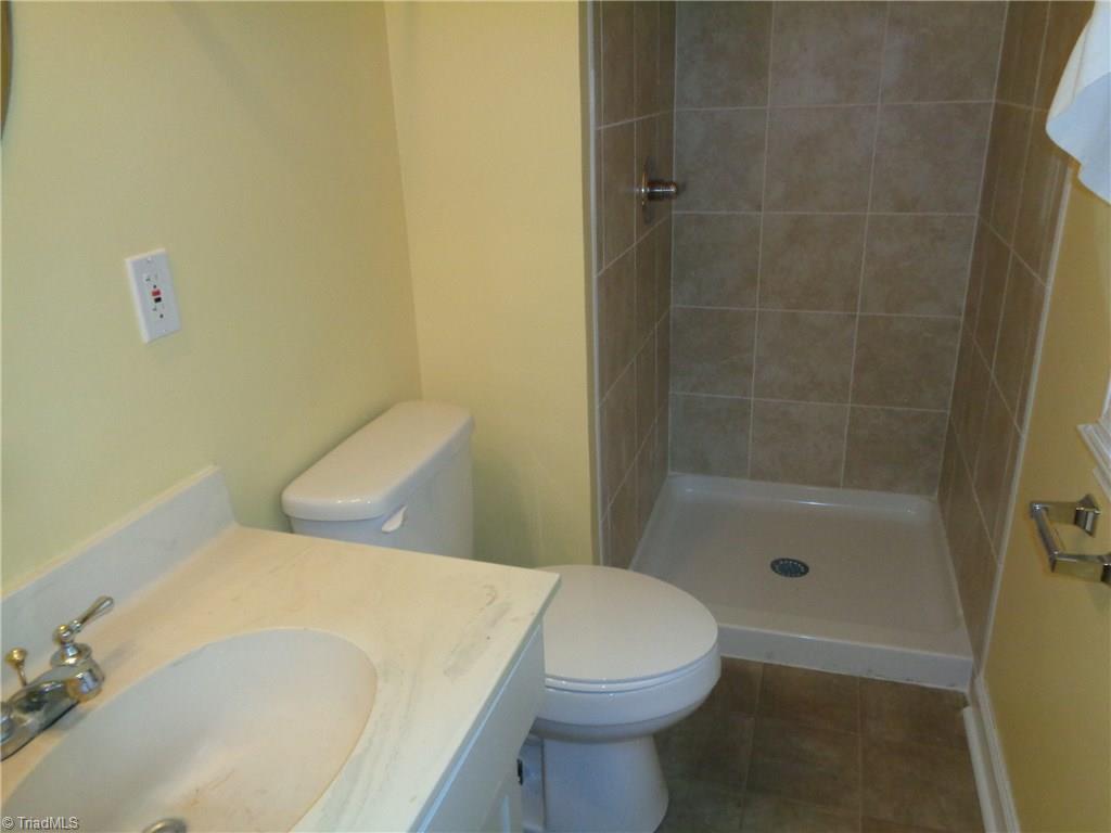 2005 Three Meadows Road Greensboro, NC 27455 - Photo 11 of 23 Gallery Image 11