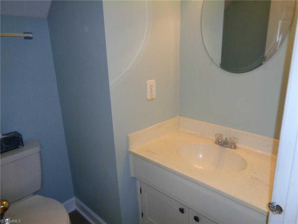 2005 Three Meadows Road Greensboro, NC 27455 - Photo 20 of 23 Gallery Image 20