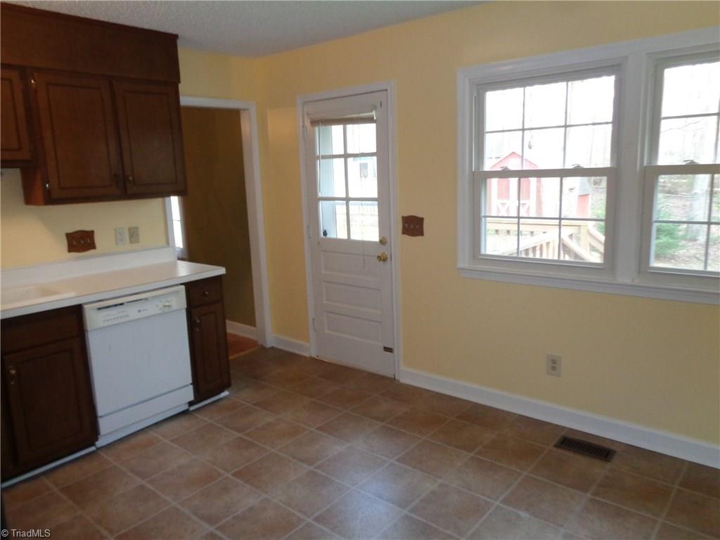 2005 Three Meadows Road Greensboro, NC 27455 - Photo 8 of 23 Gallery Image 8