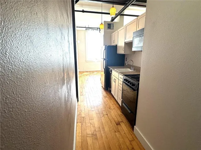 $1,600 | 1111 South Peters Street, Unit 313, New Orleans, LA 70130