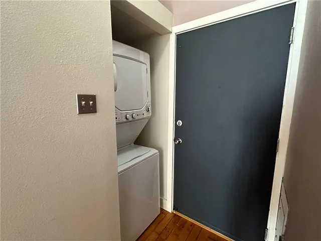 $1,600 | 1111 South Peters Street, Unit 313, New Orleans, LA 70130