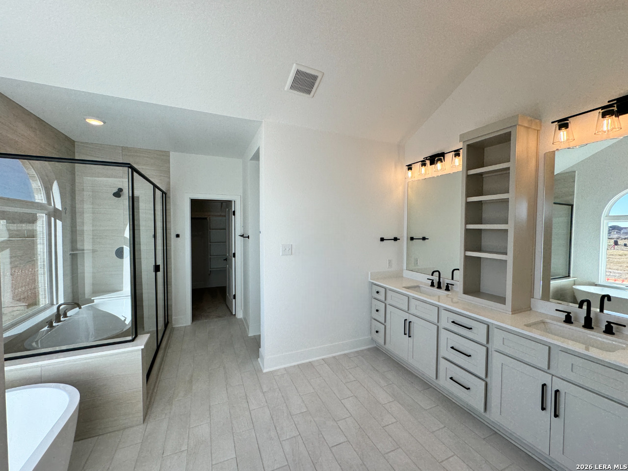 153 Megans Point Castroville, TX 78009 - Photo 13 of 24