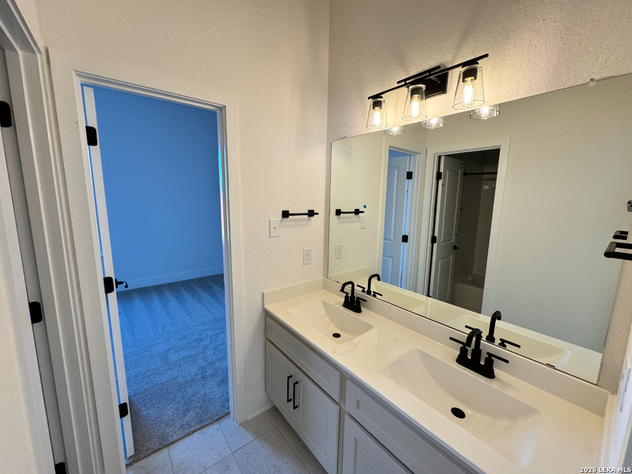 153 Megans Point Castroville, TX 78009 - Photo 17 of 24