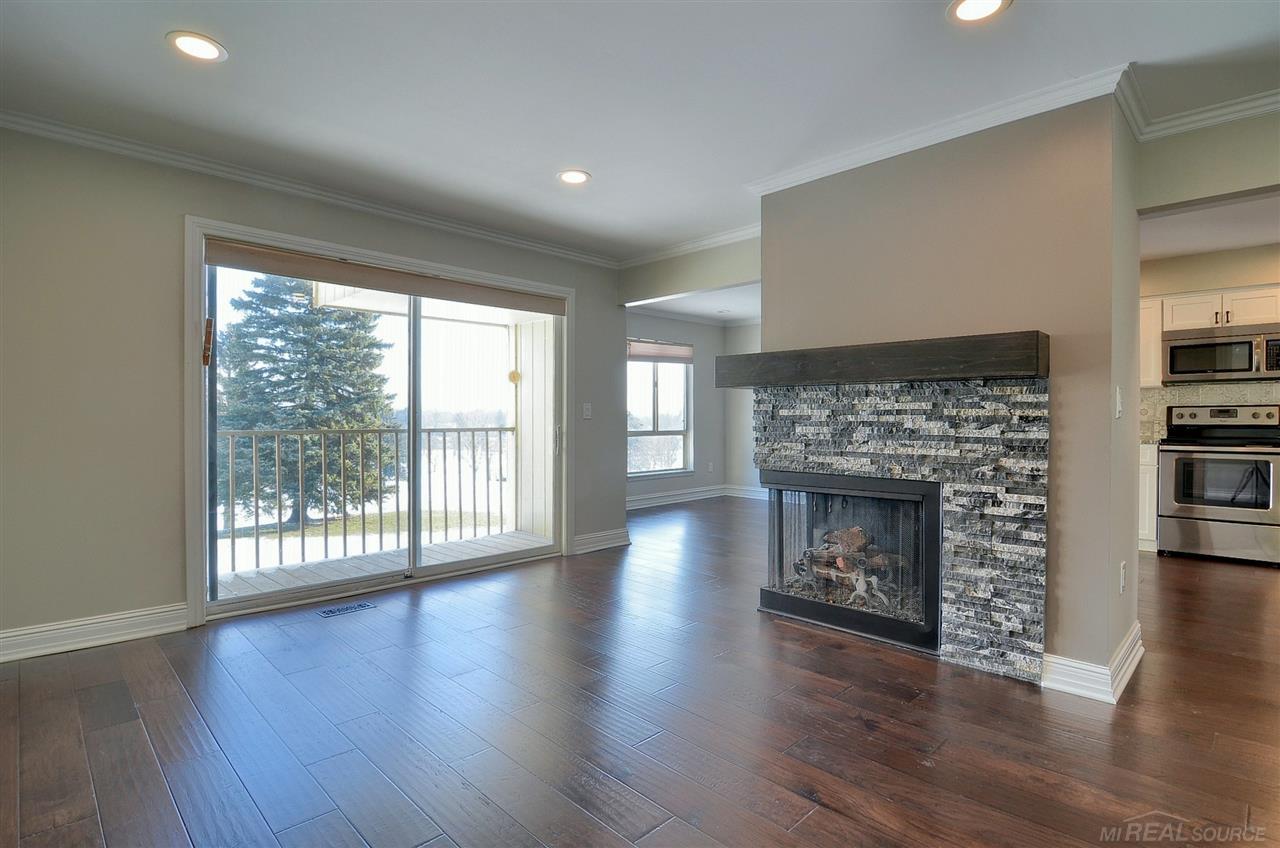 992 Golfview Court Rochester, MI 48307 - Photo 5 of 30 50006117-4.JPG