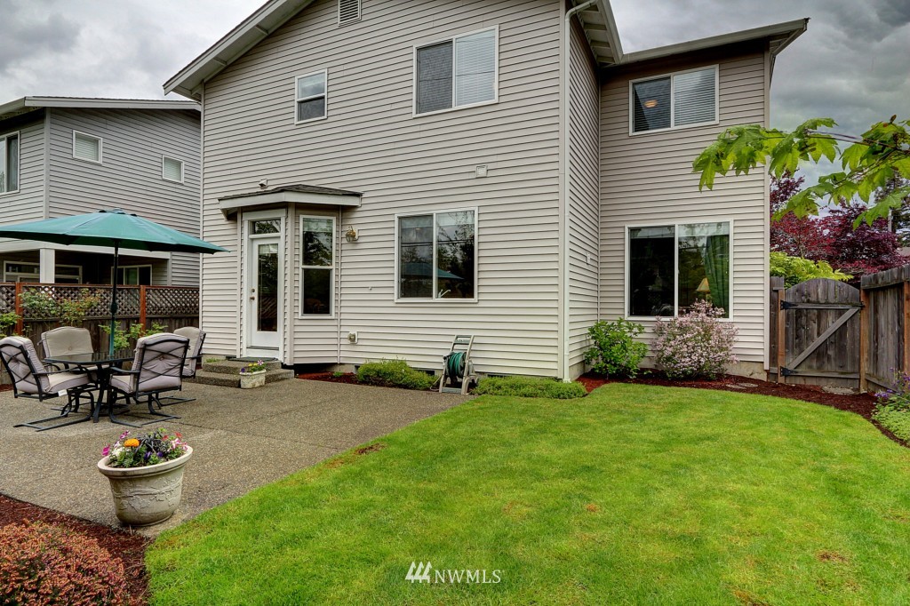 5031 Northeast 4th Place Renton, WA 98059 - Photo 1 of 15