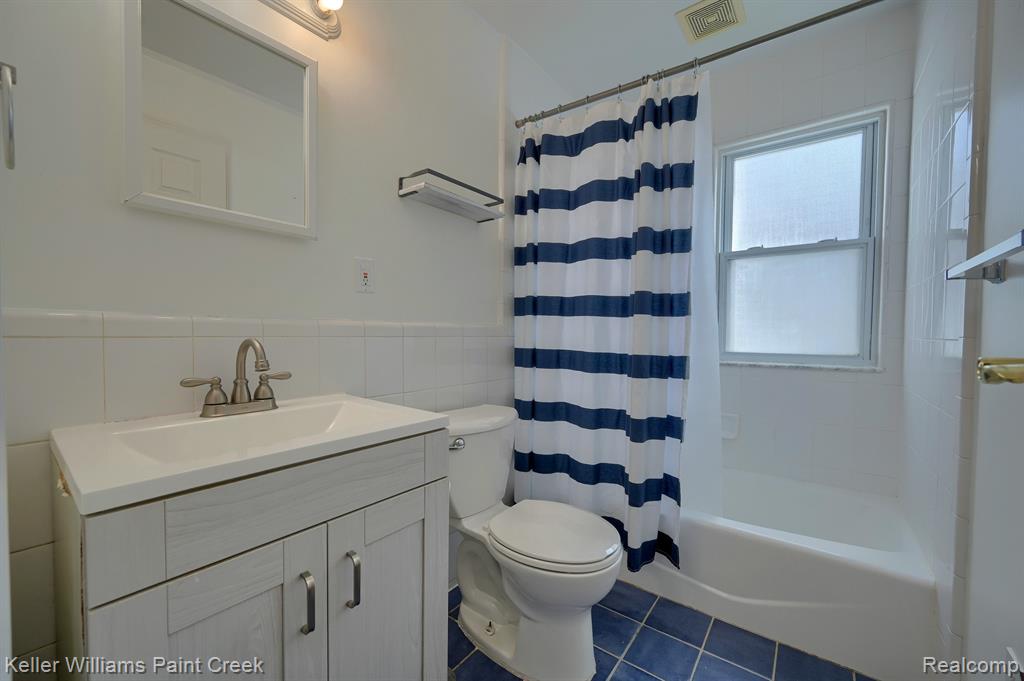 2060 Columbia Road Berkley, MI 48072 - Photo 11 of 18