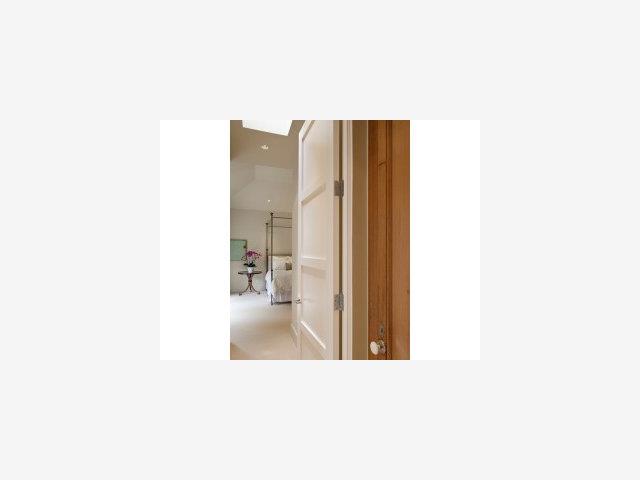 102 Middlefield Road Palo Alto, CA 94301 - Photo 7 of 9 Gallery Image 7