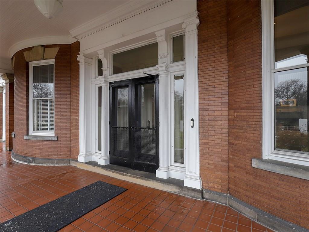 121 Woodland Road Pittsburgh, PA 15232 - Photo 2 of 25 Gallery Image 2