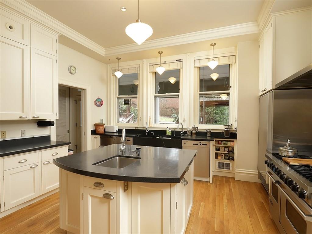 121 Woodland Road Pittsburgh, PA 15232 - Photo 6 of 25 Gallery Image 6