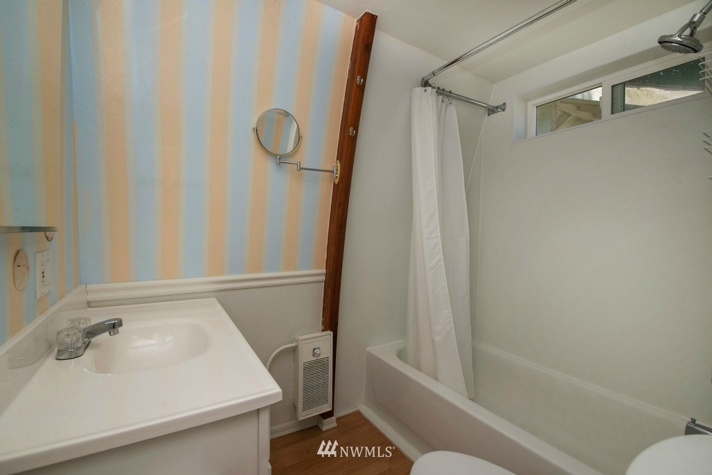 8111 Kispiox Road Blaine, WA 98230 - Photo 16 of 25 Gallery Image 16
