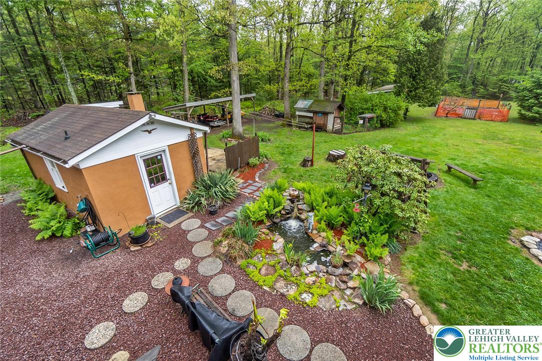 9223 North Loop Road Slatington, PA 18080 - Photo 8 of 60