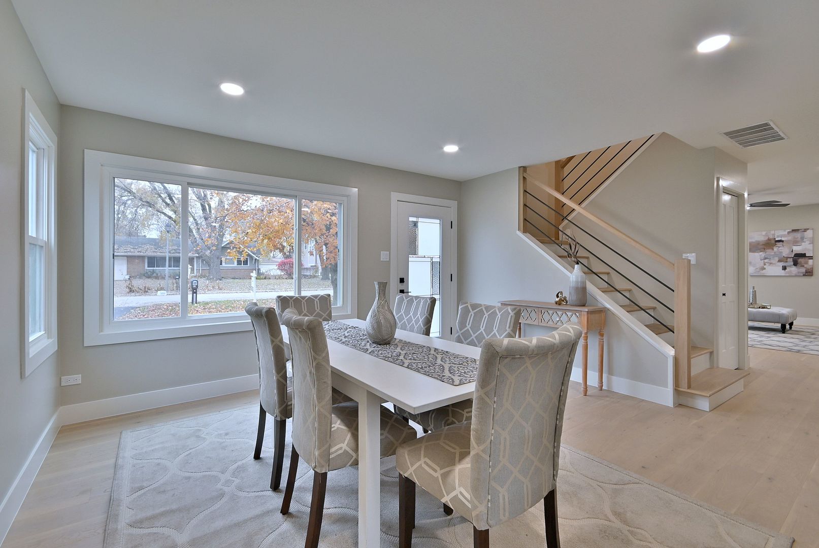 656 Comstock Avenue Elmhurst, IL 60126 - Photo 3 of 39