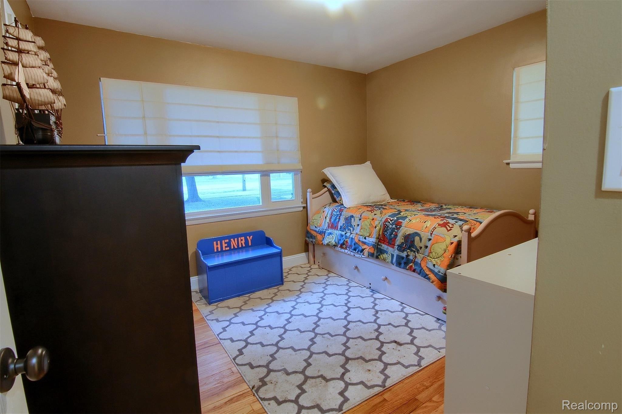 9810 Allen Road Allen Park, MI 48101 - Photo 15 of 32 16-2nd Bedroom.jpg