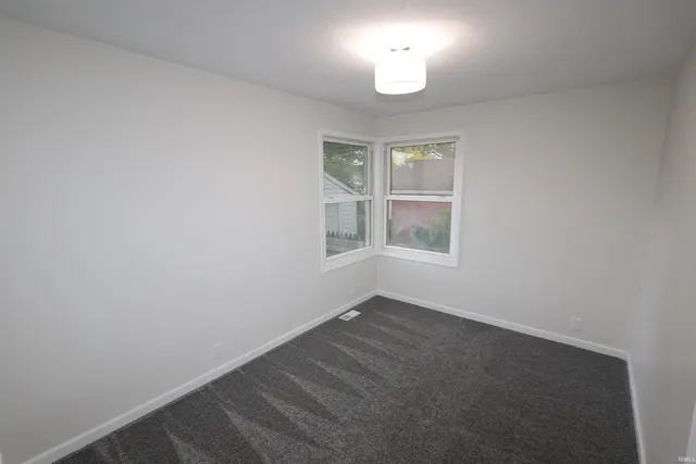 $189,900 | 2410 East 3rd Street, Mishawaka, IN 46544