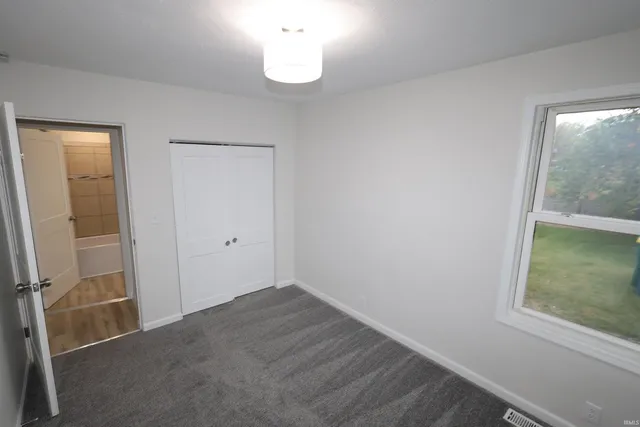 $189,900 | 2410 East 3rd Street, Mishawaka, IN 46544