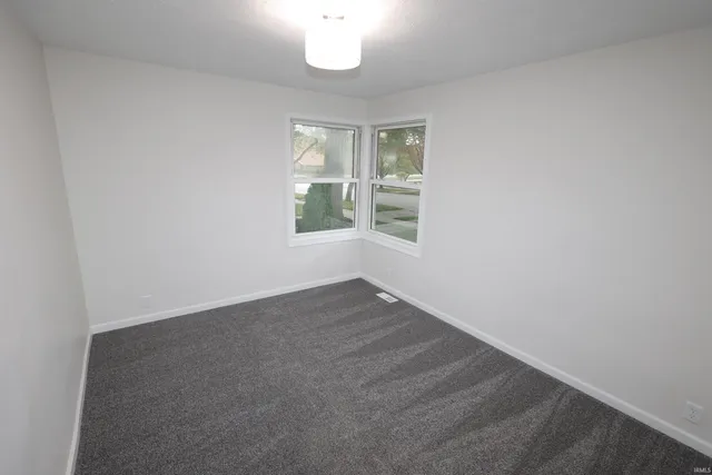 $189,900 | 2410 East 3rd Street, Mishawaka, IN 46544