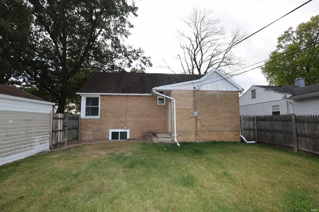 $189,900 | 2410 East 3rd Street, Mishawaka, IN 46544