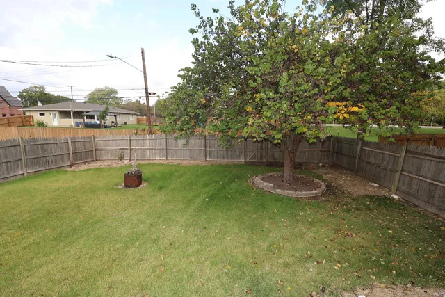 $189,900 | 2410 East 3rd Street, Mishawaka, IN 46544