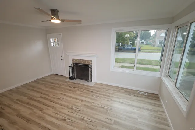 $189,900 | 2410 East 3rd Street, Mishawaka, IN 46544