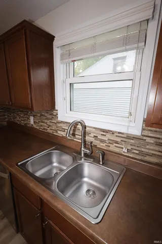 $189,900 | 2410 East 3rd Street, Mishawaka, IN 46544