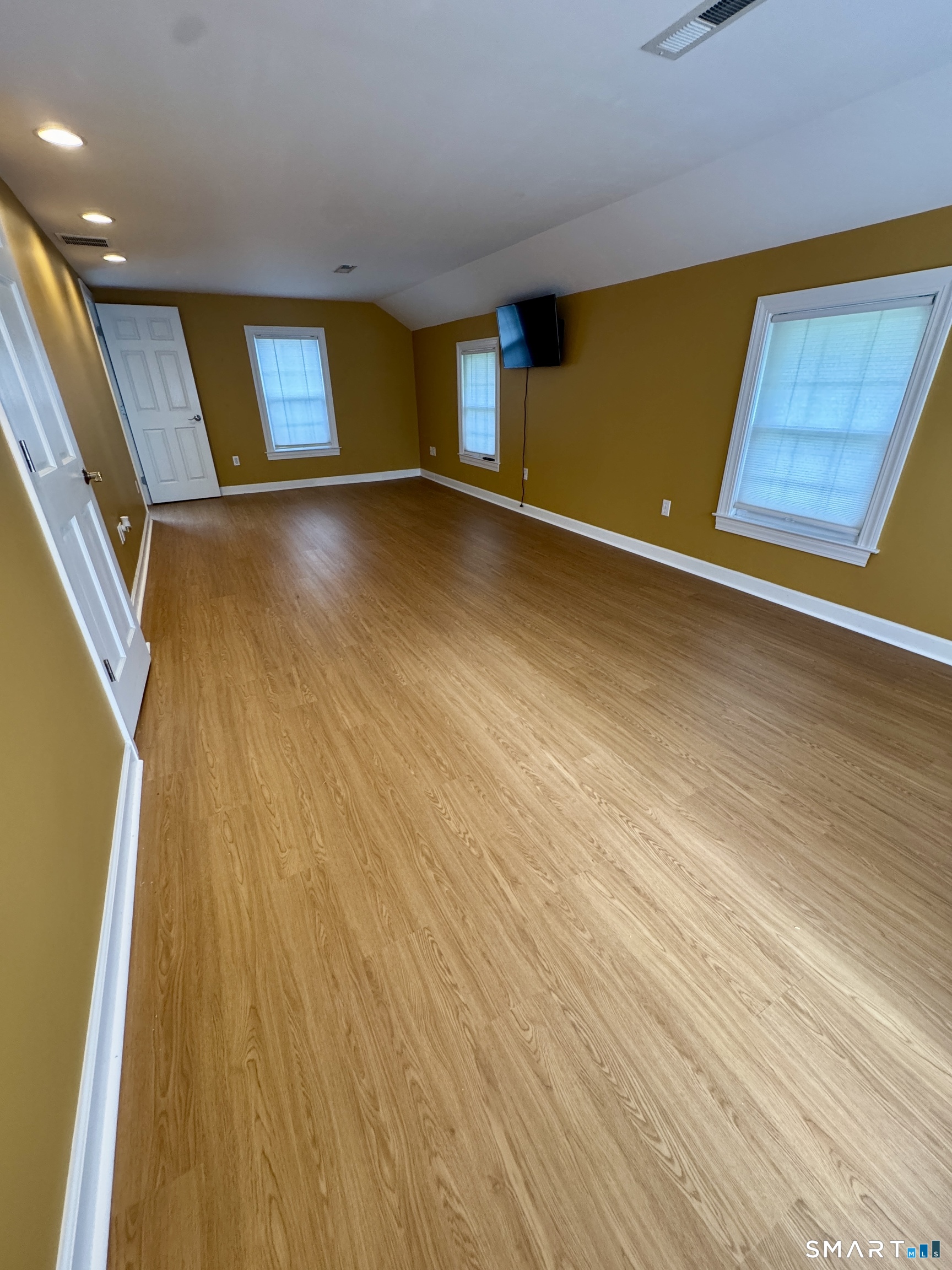 834 Bee Street Meriden, CT 06450 - Photo 26 of 33