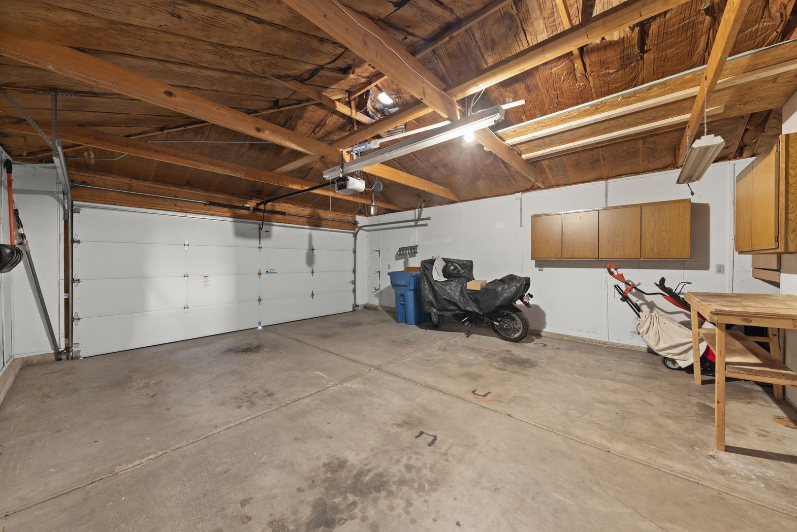 1925 William Drive Crest Hill, IL 60403 - Photo 23 of 32 a view of a room with gym equipment