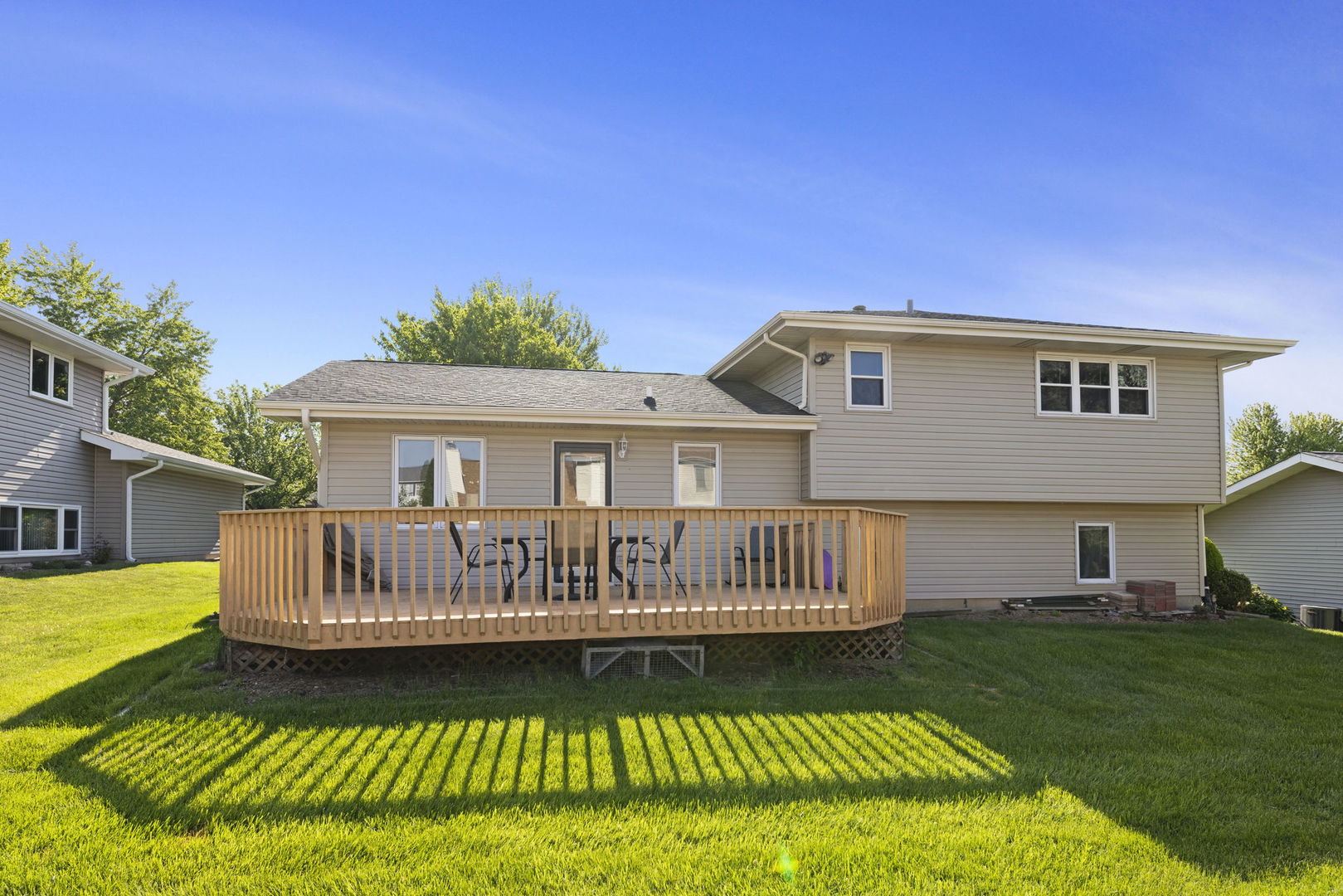 1925 William Drive Crest Hill, IL 60403 - Photo 26 of 32 a view of a house with a yard