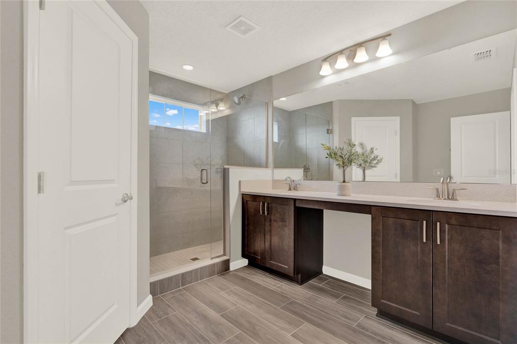 2575 Park Ridge Street Apopka, FL 32712 - Photo 27 of 56 Second full bathroom upstairs