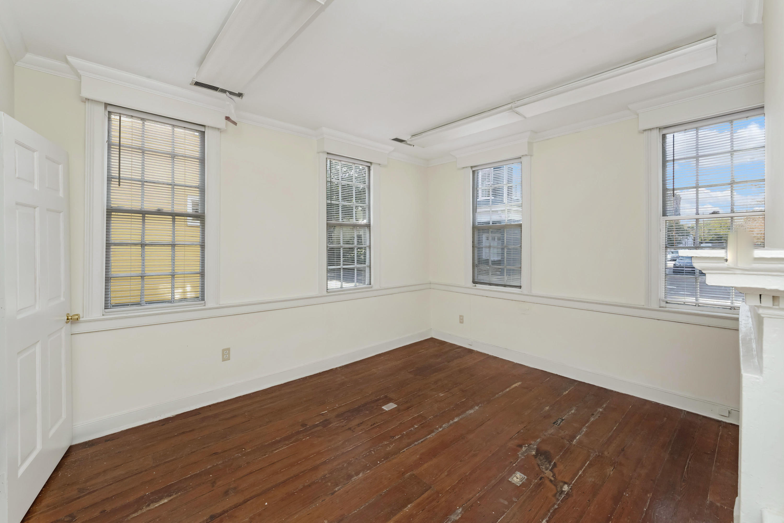 12 Magazine Street Charleston, SC 29401 - Photo 11 of 22 12 Magazine_Low Res-15