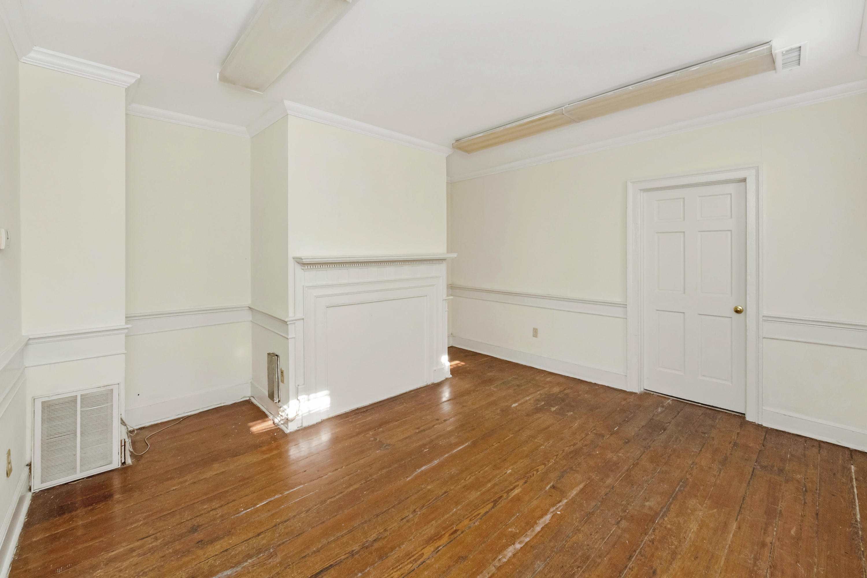 12 Magazine Street Charleston, SC 29401 - Photo 9 of 22 12 Magazine_Low Res-11