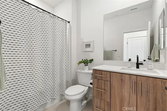 $1,099,000 | 32078 Paseo Vibrantre, San Juan Capistrano, CA 92675